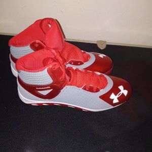 New Men's size 9 Under Armour Baseball Cleats